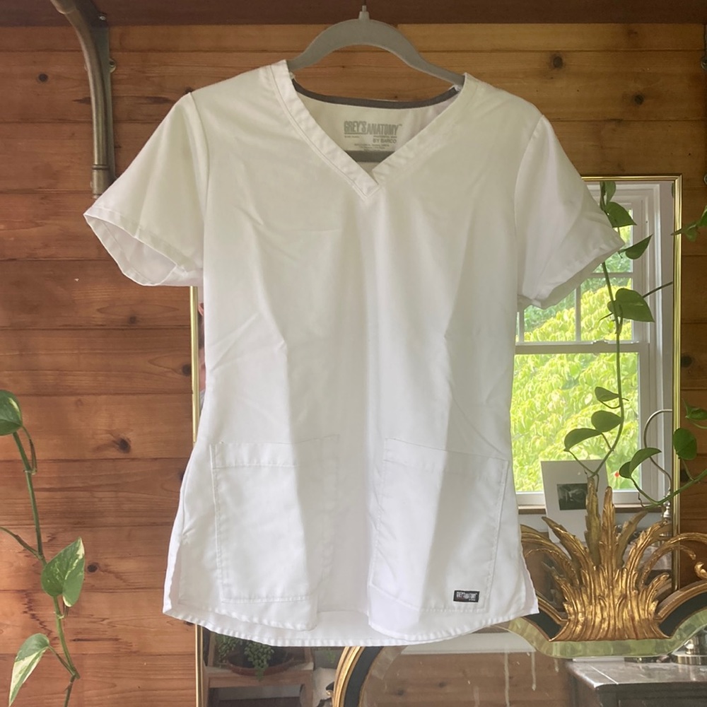 Grey’s Anatomy v-neck with 2 pockets